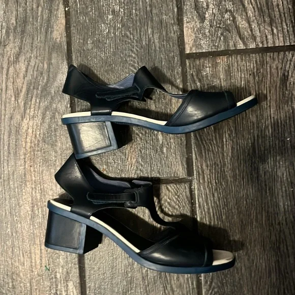 CAMPER NAVY BLUE LEATHER ANKLE T STRAP SANDALS - Picture 2 of 3